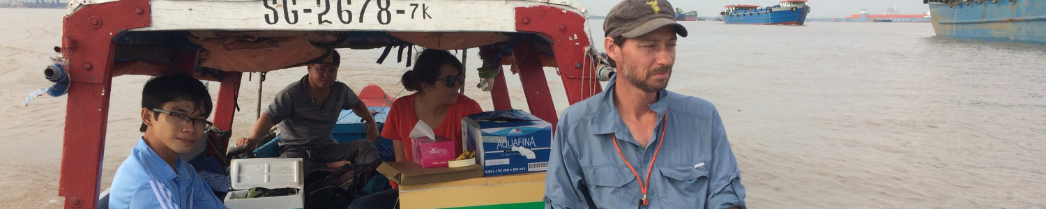 Sampling_on_the Saigon River Estuary (C) Nicolas Gratiot